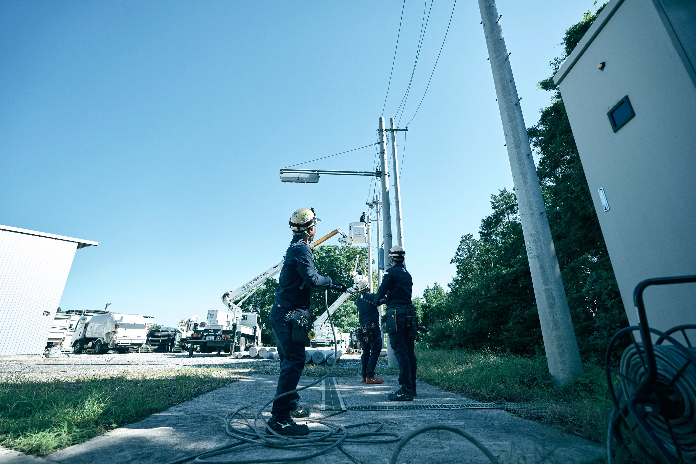 電線設備の取り付けの様子