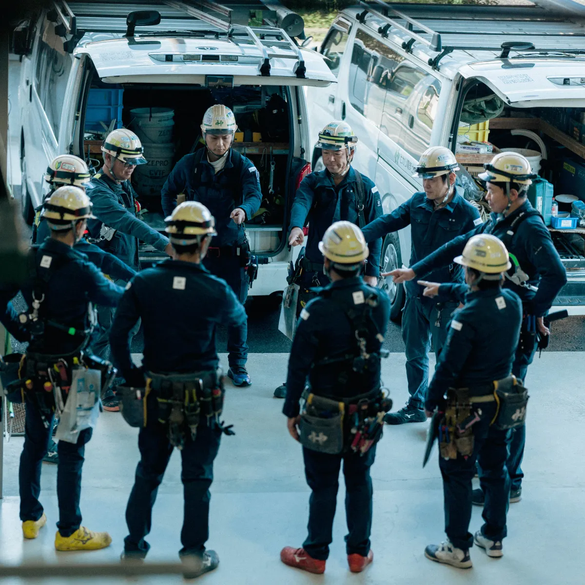 ヒカリ電気土木の社用車ロゴの写真