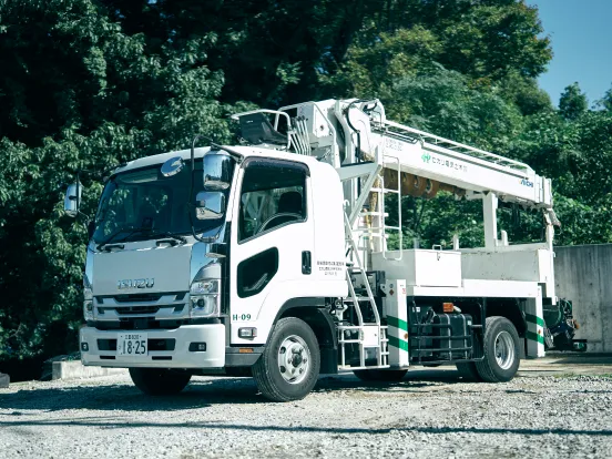 建柱車 8t